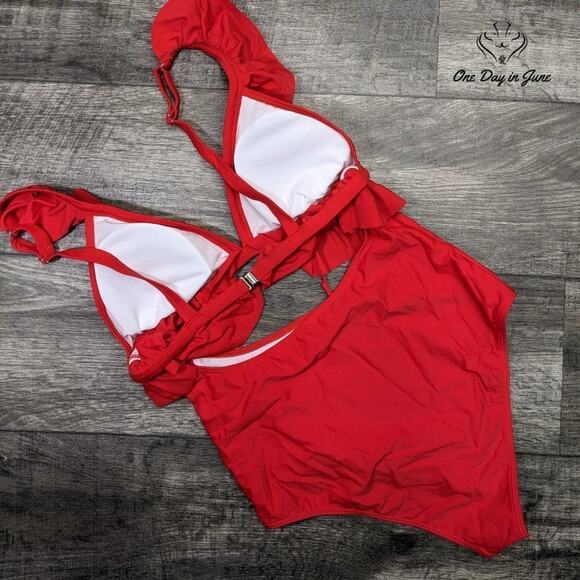 Sociala Ruffle Cut Out One Piece Swimsuit Size XL - Picture 3 of 3